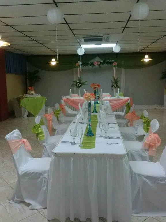 Village Hotel Ocho Rios 3*,
